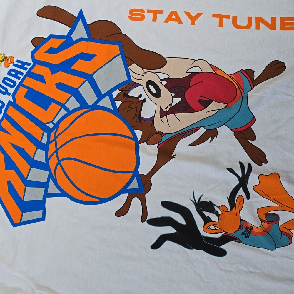 New York Knicks Stay Tuned Long Sleeve - Picture 3 of 4